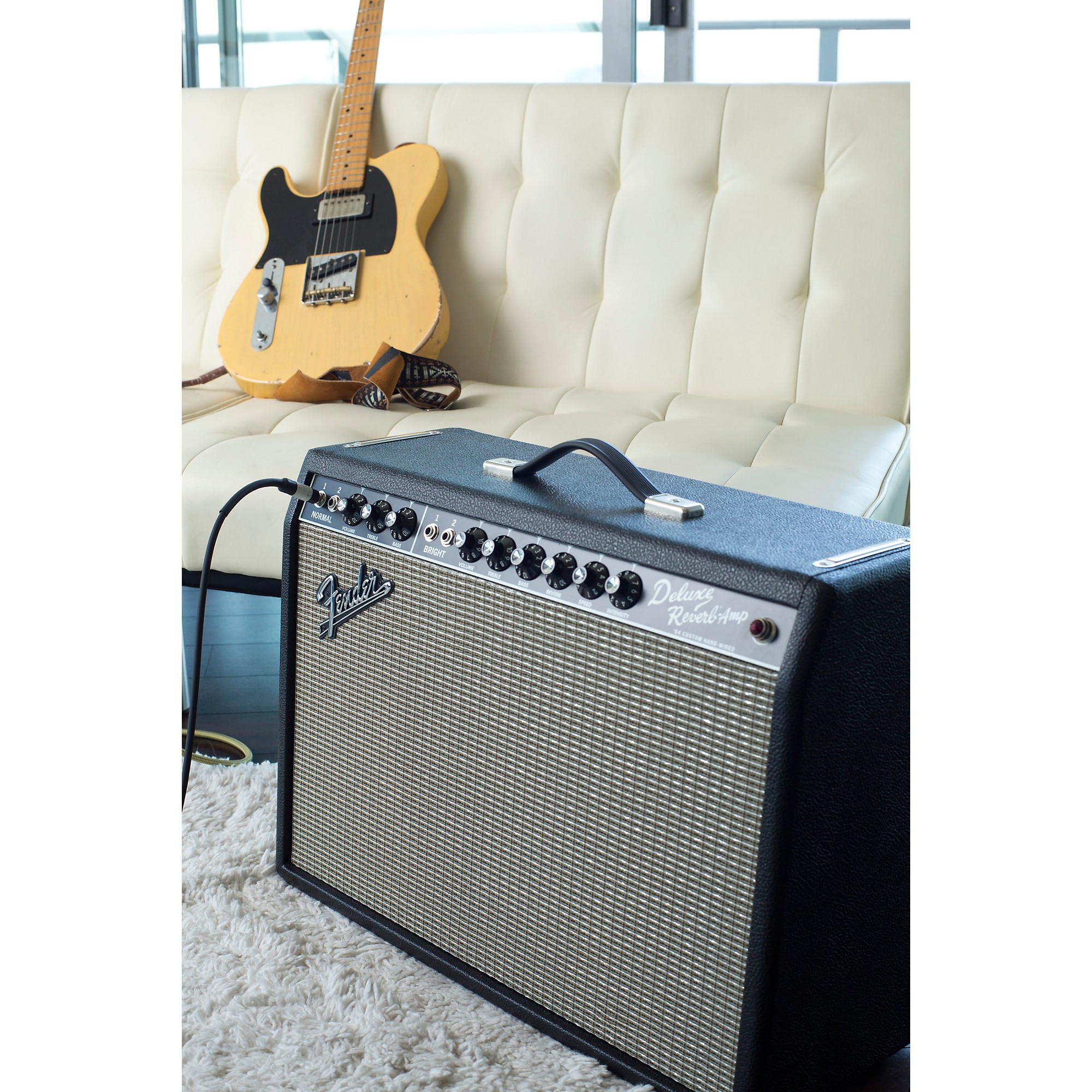 Fender '64 Custom Deluxe Reverb 20W 1x12 Tube Guitar Combo Amp
