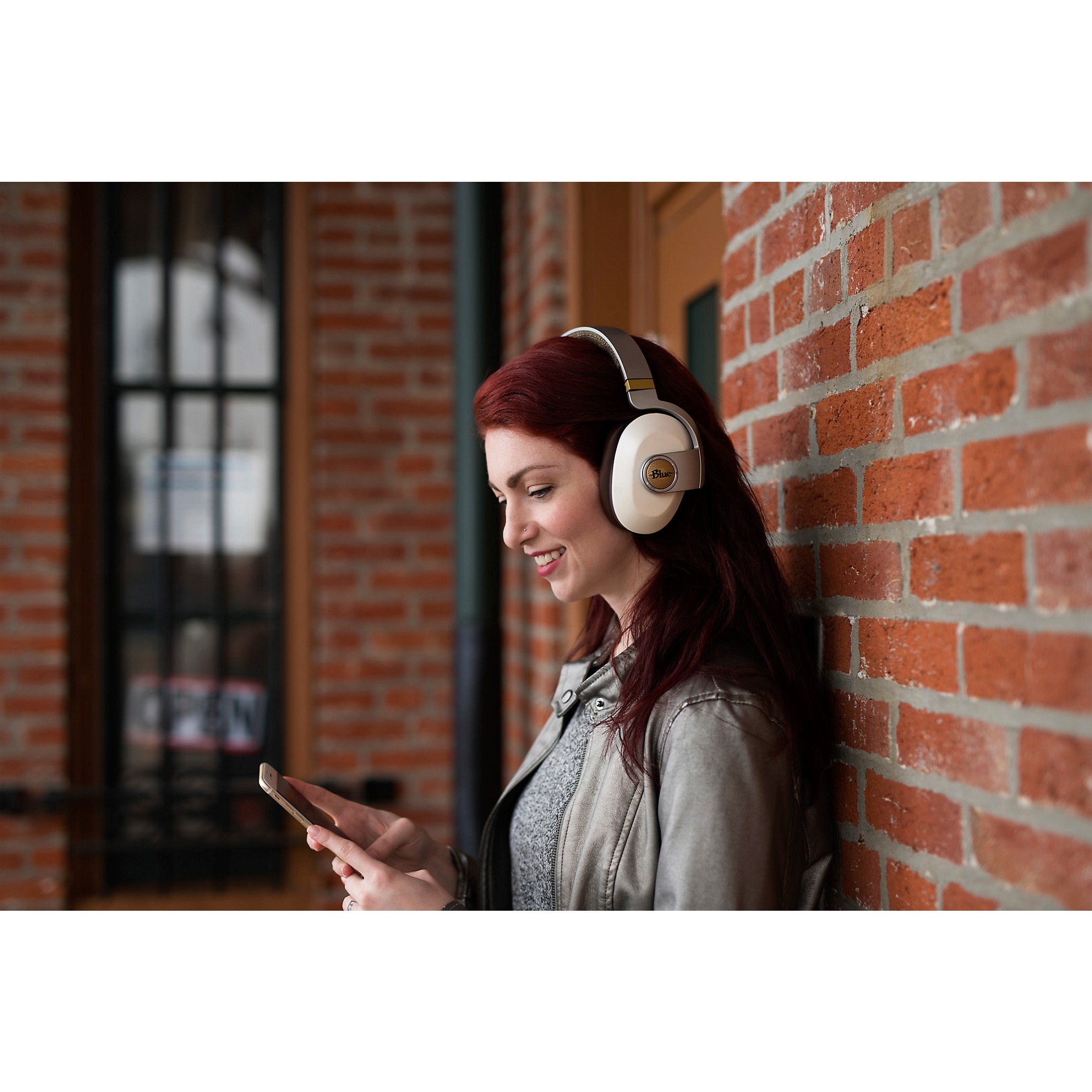 Blue Satellite Premium Noise-Cancelling Wireless Headphones Blue Satellite Premium Noise-Cancelling Wireless Headphones