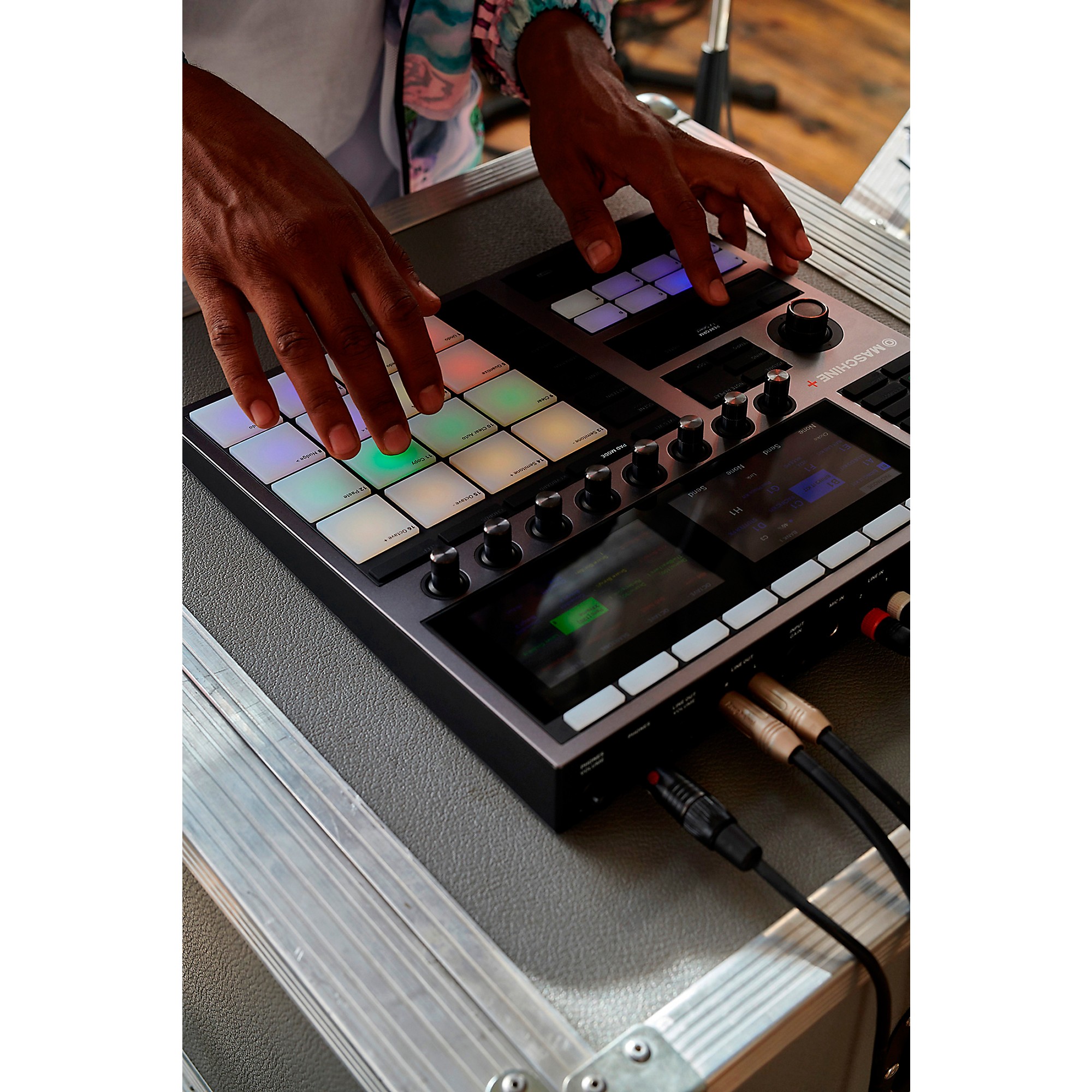 Native Instruments MASCHINE+ Standalone Groovebox and
