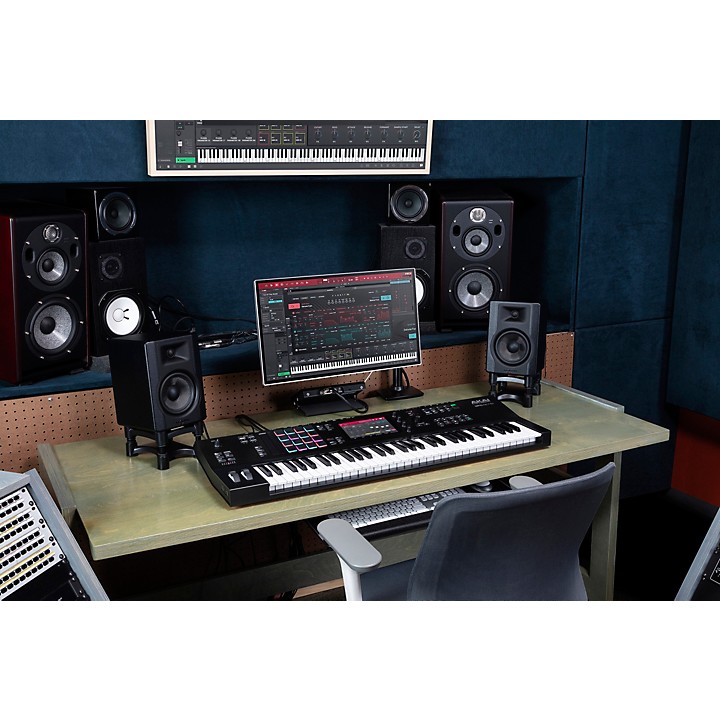 Akai Professional MPC Key 61 Production Synthesizer | Music & Arts