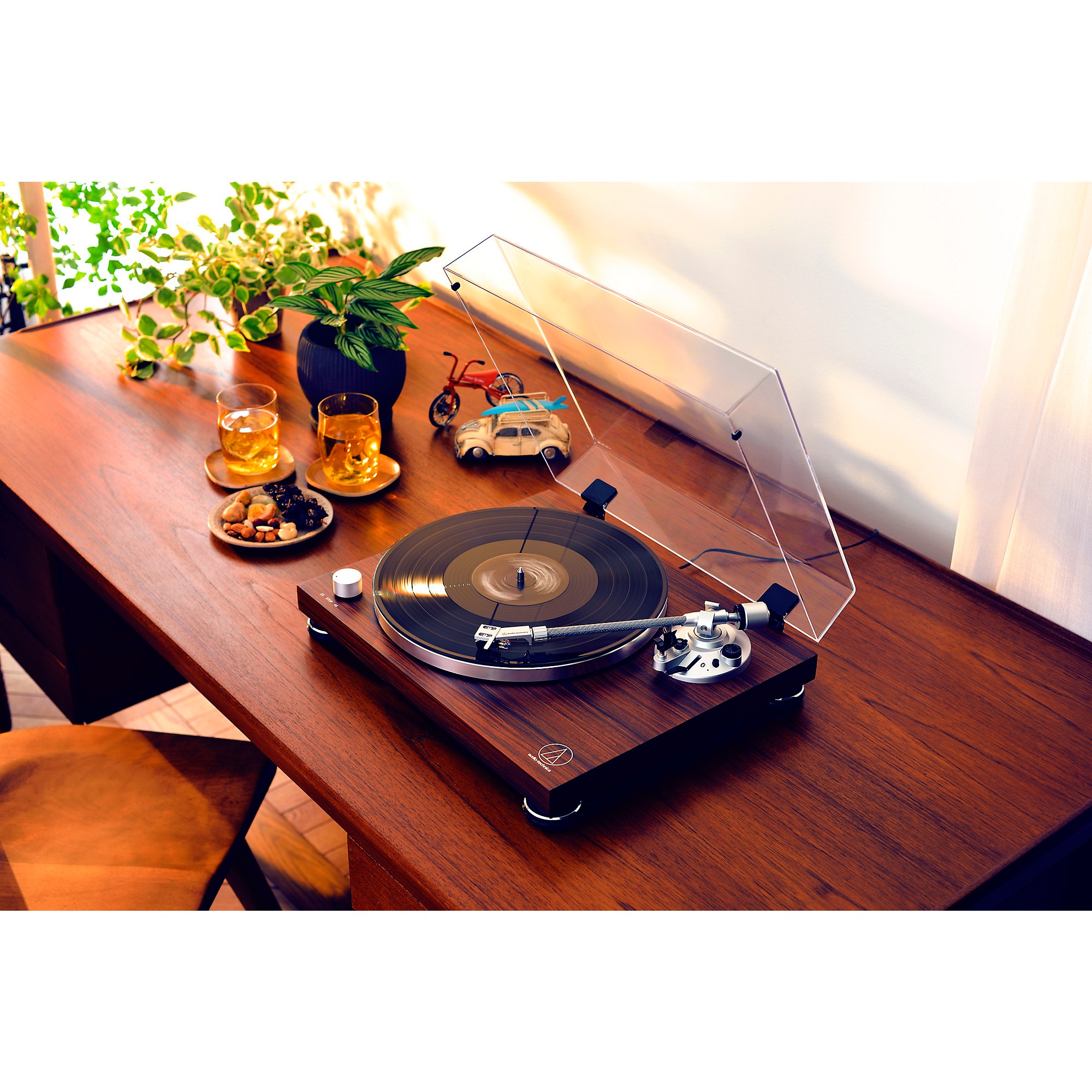 Audio-Technica AT-LPW50BT Manual Belt-Drive Turntable | Music & Arts