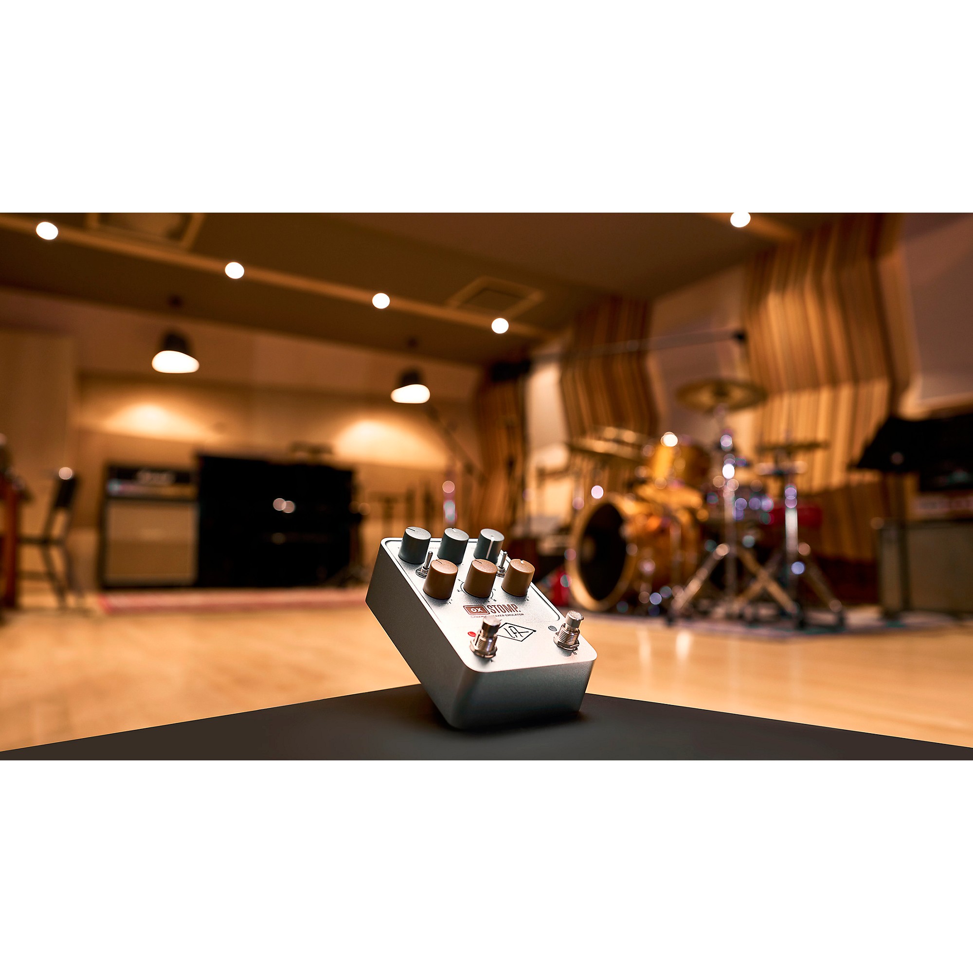 Universal Audio UAFX OX Stomp Dynamic Speaker Emulator Universal Audio UAFX OX Stomp Dynamic Speaker Emulator