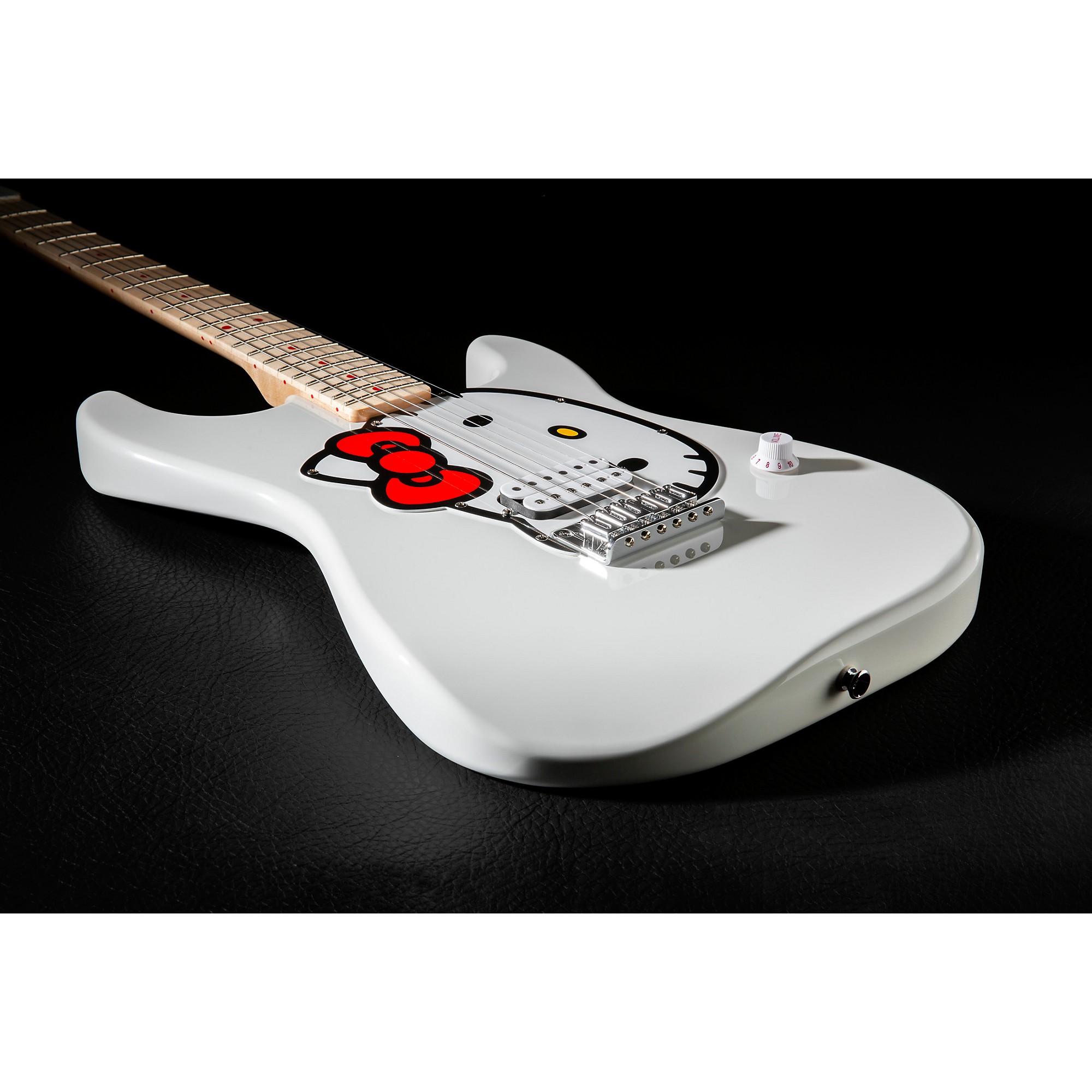 Squier x Hello Kitty Stratocaster Electric Guitar - | Music & Arts