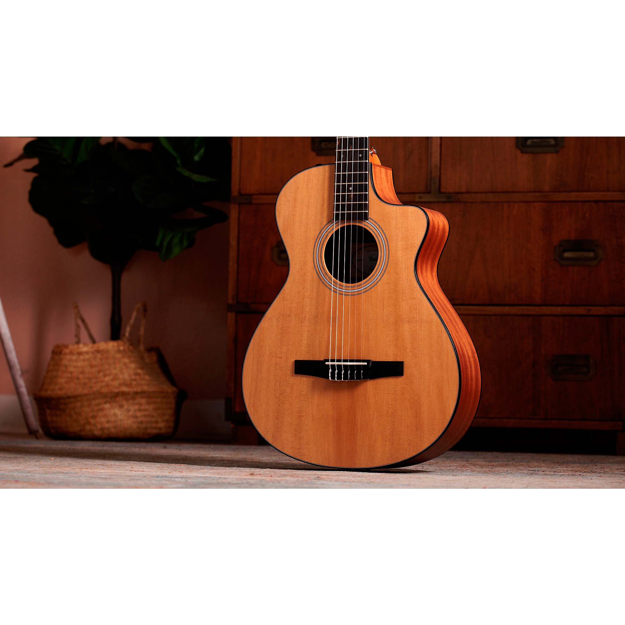 Taylor 112ce-N Grand Concert Nylon-String Acoustic-Electric